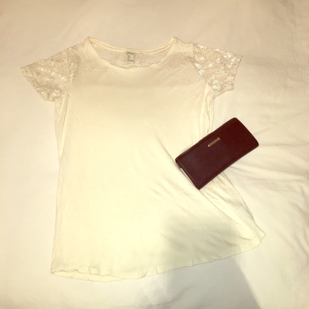 White lace shirt sleeve shirt